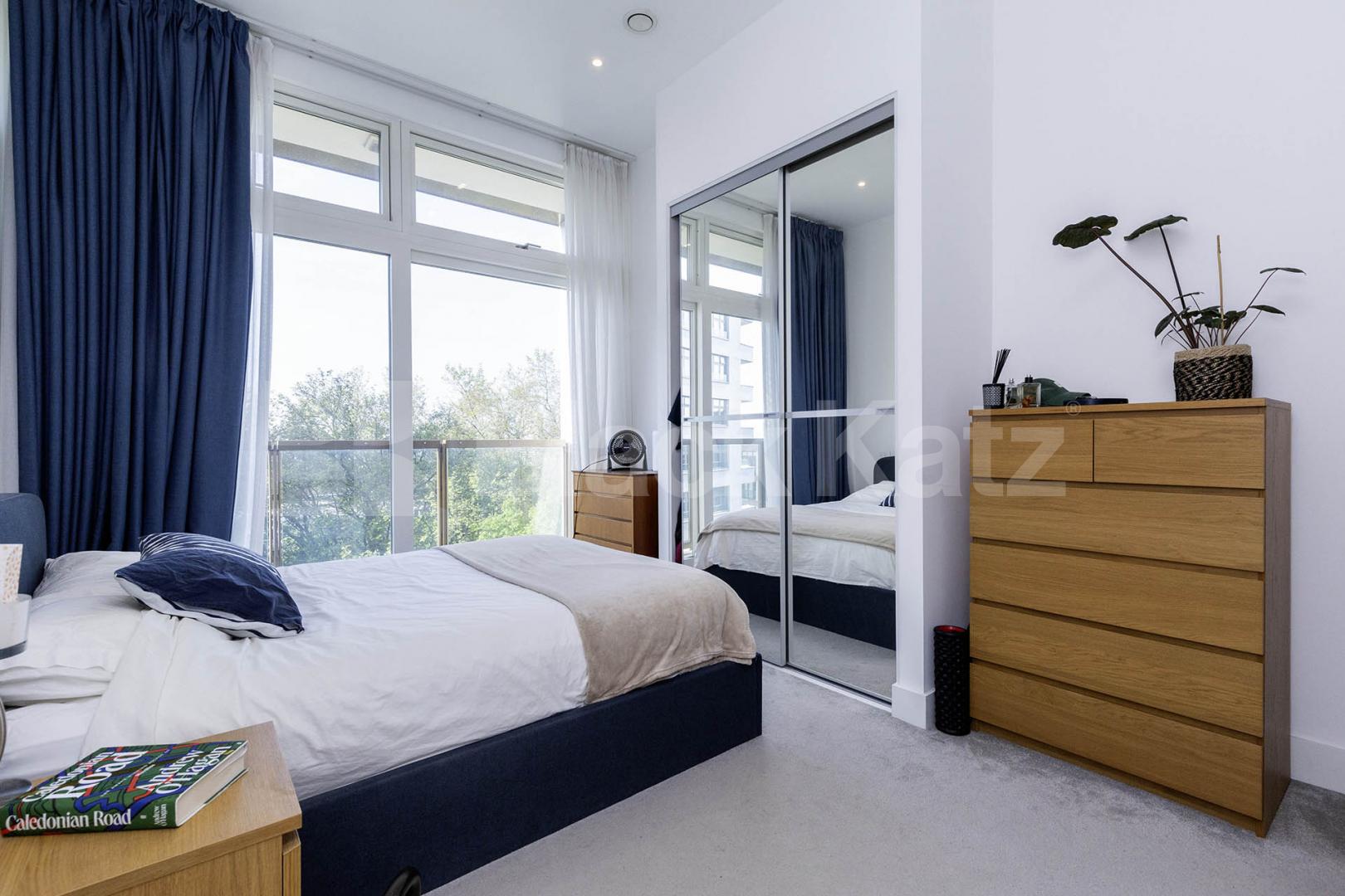 New Development 2 bed 2 bath with large balcony close to kings cross Market Road, Caledonian Road